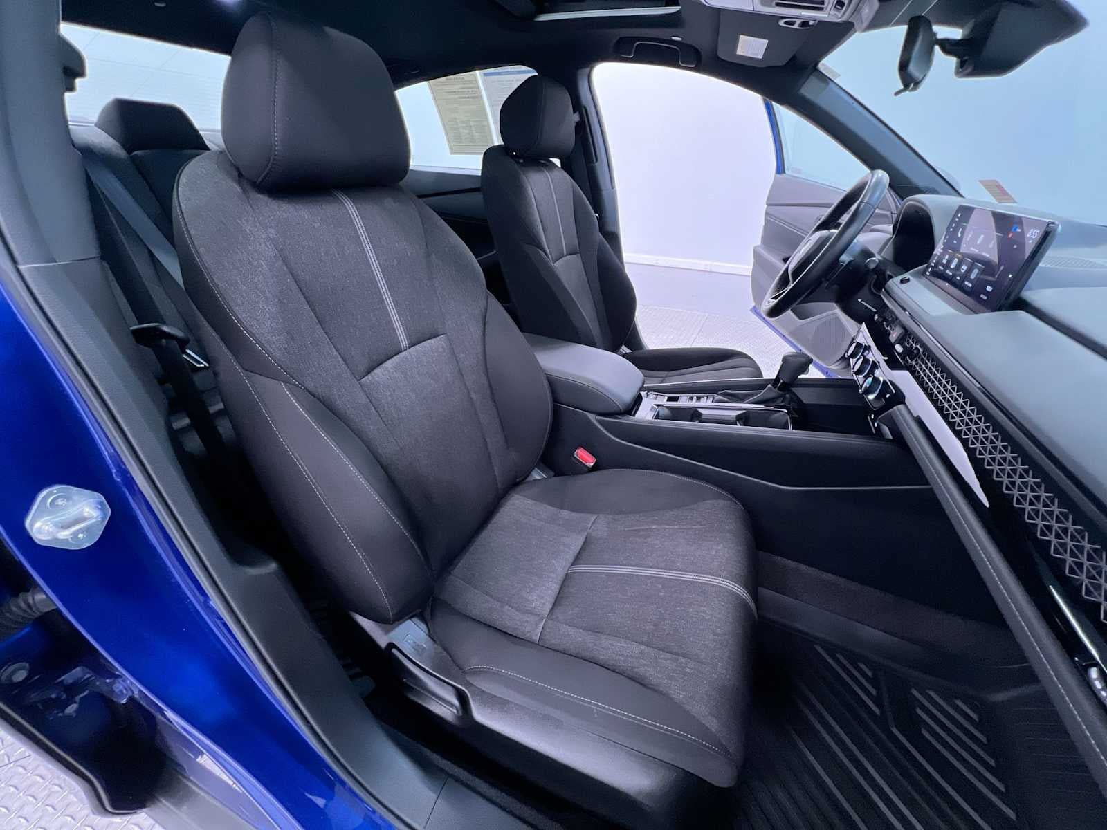Used 2025 Honda Accord Sport image 35