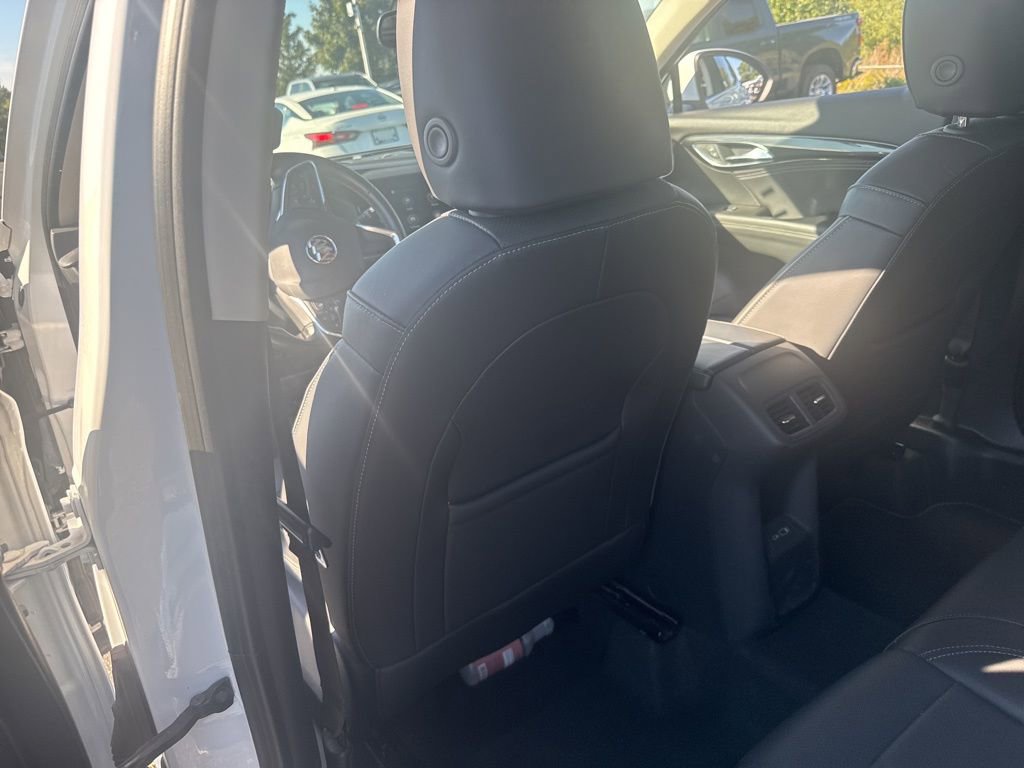 Used 2023 Buick Envision Essence image 11