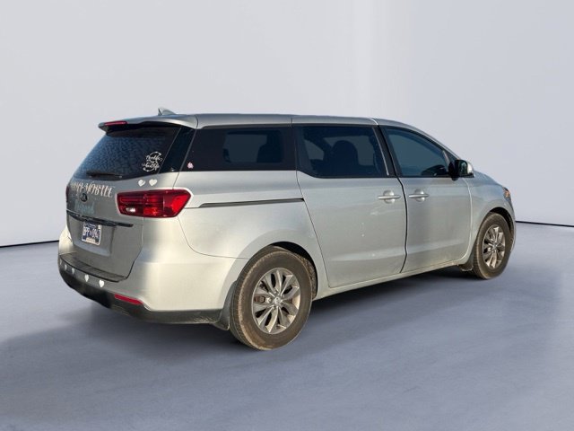 Used 2019 Kia Sedona L FWD image 3