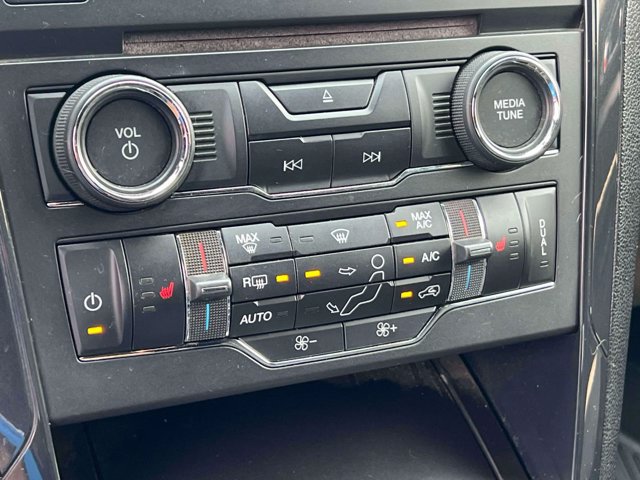 Used 2018 Ford Explorer XLT w/ Equipment Group 202A AWD/4WD image 36