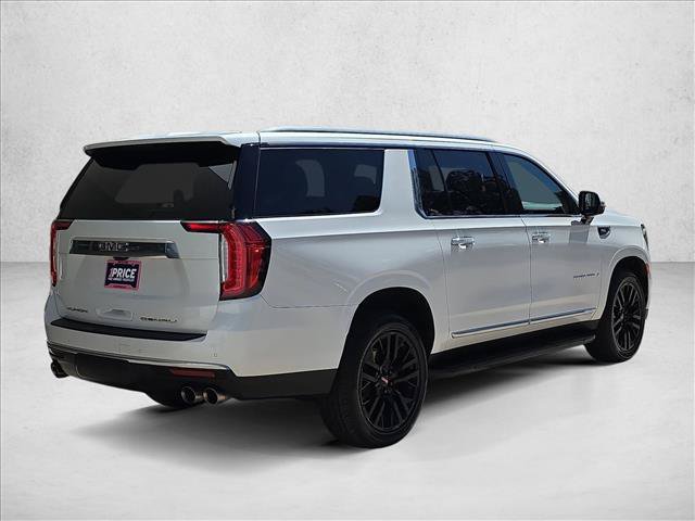 Used 2022 GMC Yukon XL Denali w/ Advanced Technology Package AWD/4WD image 5