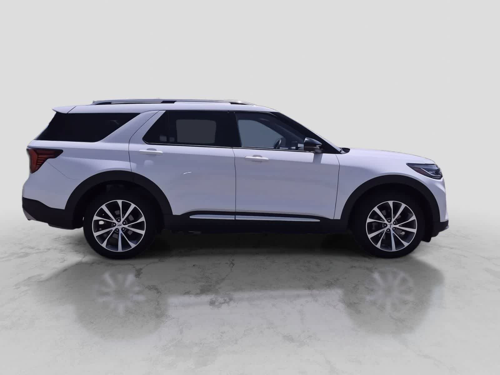 Used 2025 Ford Explorer Platinum w/ Ultimate Package AWD/4WD image 9