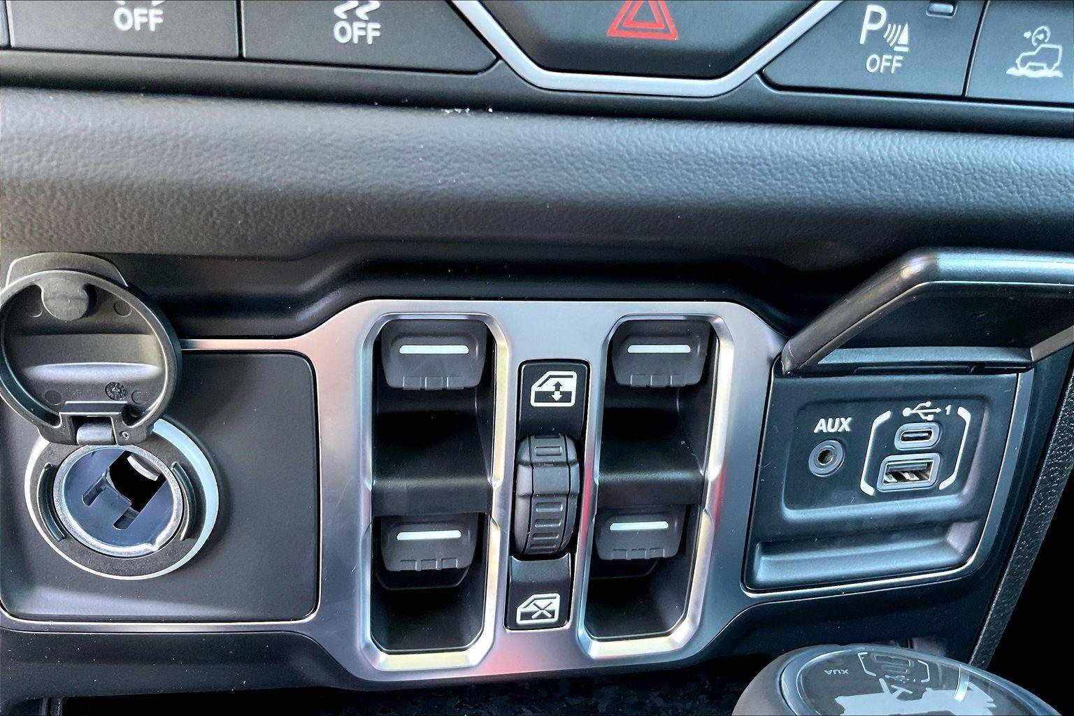 New 2026 Jeep Wrangler Unlimited Sahara AWD/4WD image 14