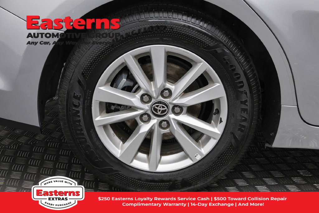 Used 2025 Toyota Camry LE w/ Convenience Package FWD image 32