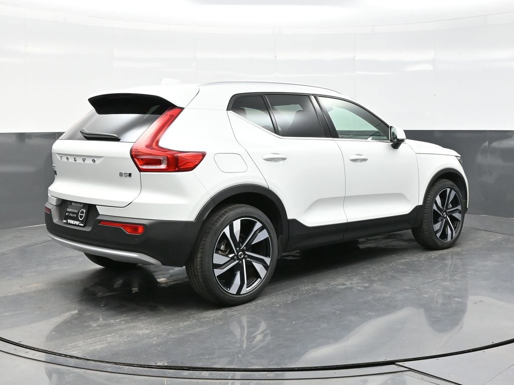 Used 2025 Volvo XC40 B5 Plus image 7
