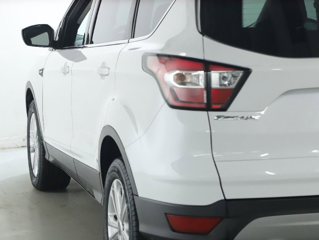 Used 2018 Ford Escape SE w/ Ford Safe & Smart Package image 41