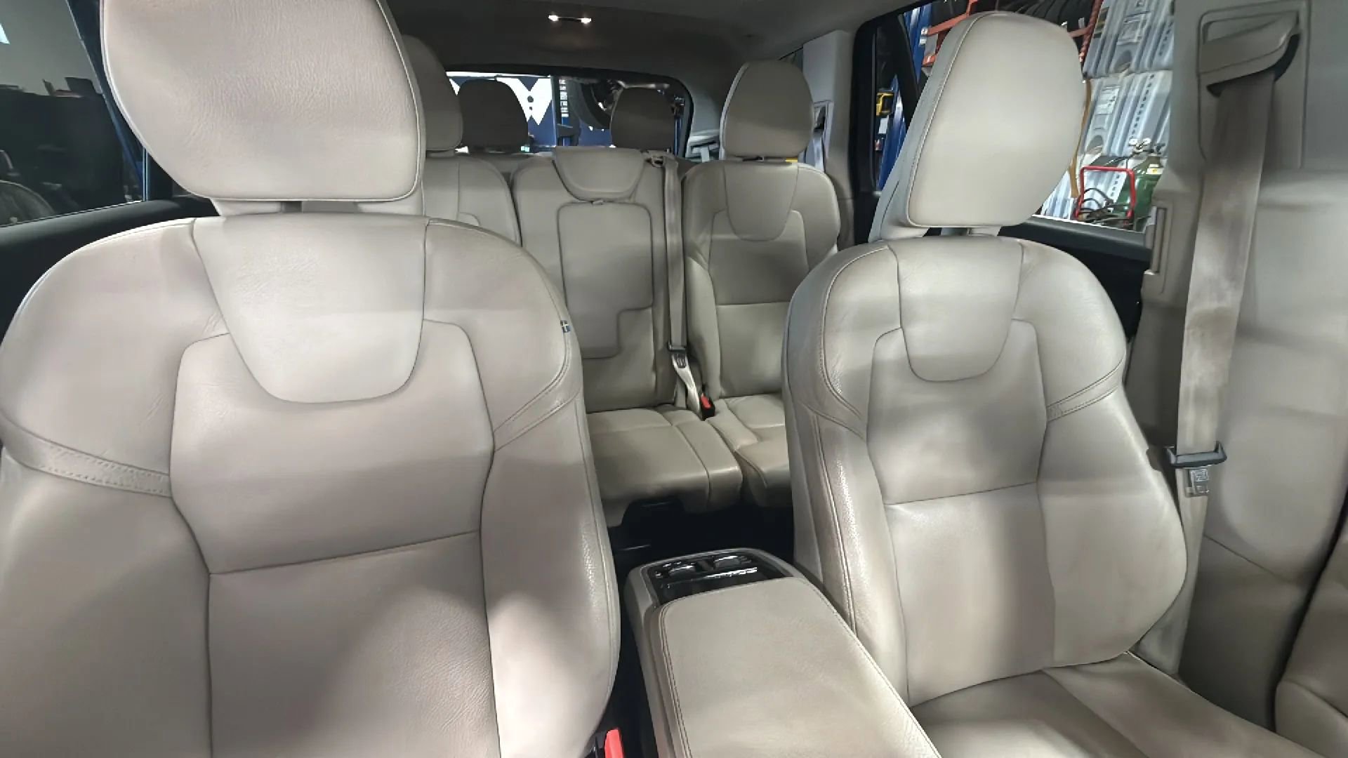 Used 2019 Volvo XC90 T5 Momentum w/ Multimedia Package AWD/4WD image 20
