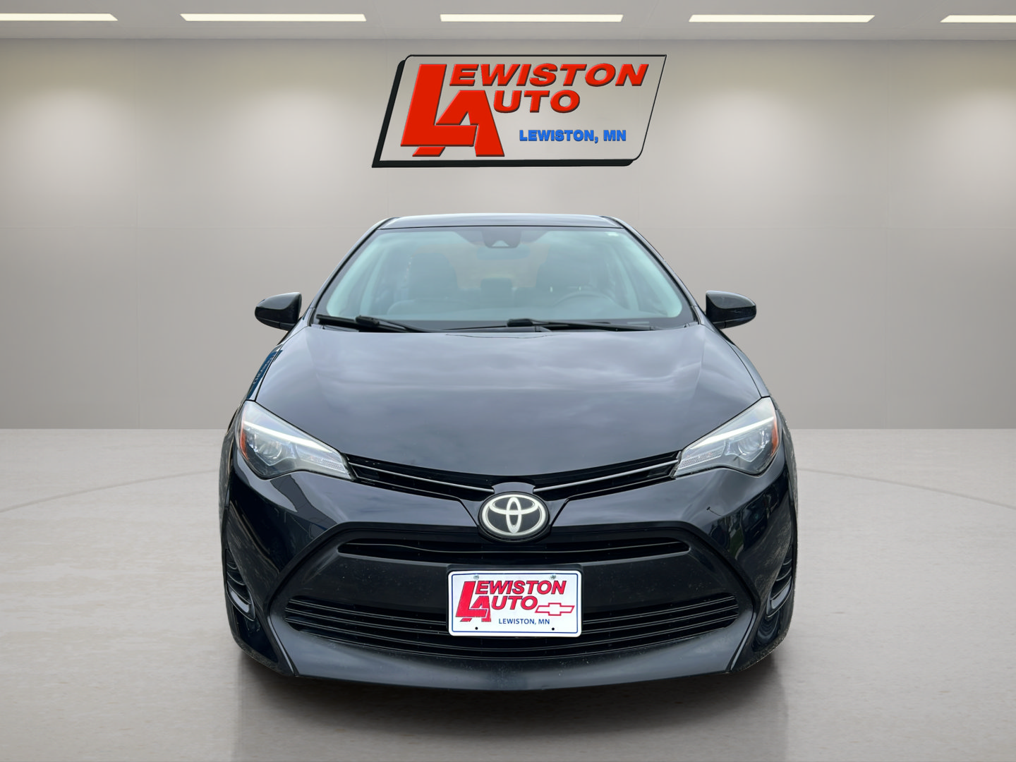 Used 2017 Toyota Corolla LE w/ Carpet Mat Package (TMS) FWD image 9