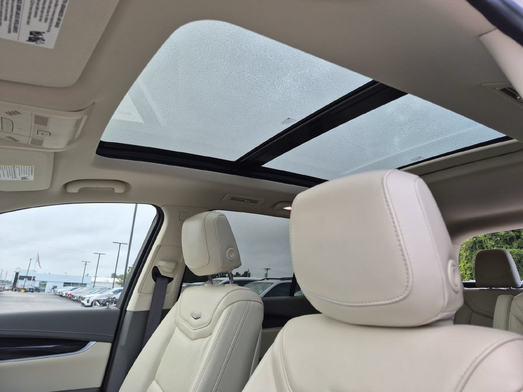 Certified 2025 Cadillac XT6 Premium Luxury w/ LPO, Floor Liner Package AWD/4WD image 26