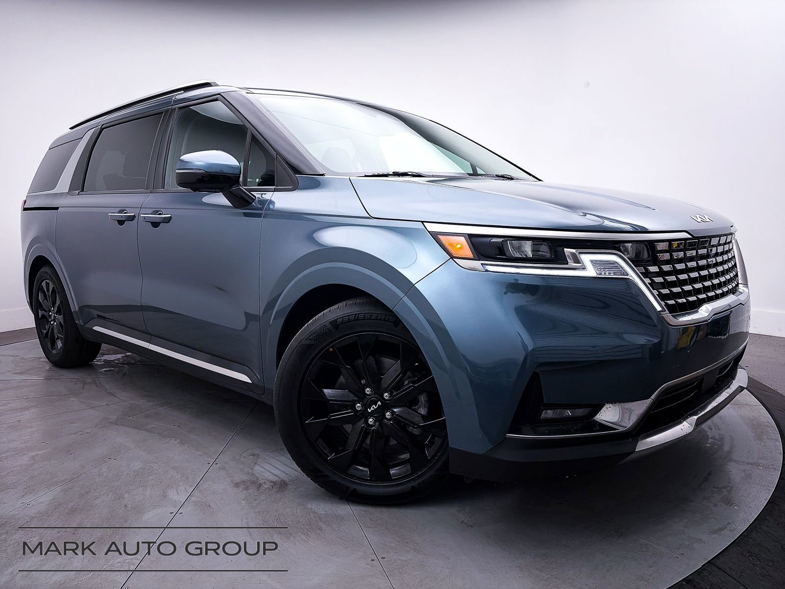 Certified 2024 Kia Carnival SX image 1