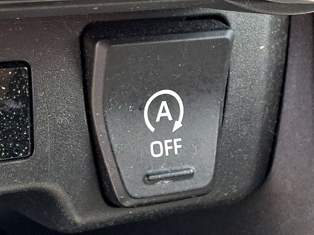 Used 2019 Toyota RAV4 LE w/ All Weather Liner Package AWD/4WD image 24