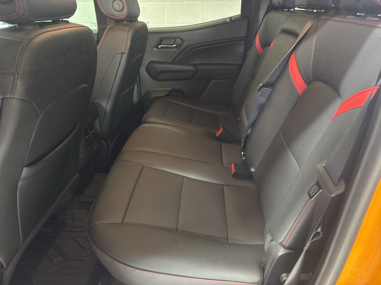 Used 2025 Chevrolet Colorado Z71 w/ Z71 Convenience Package 2 image 29