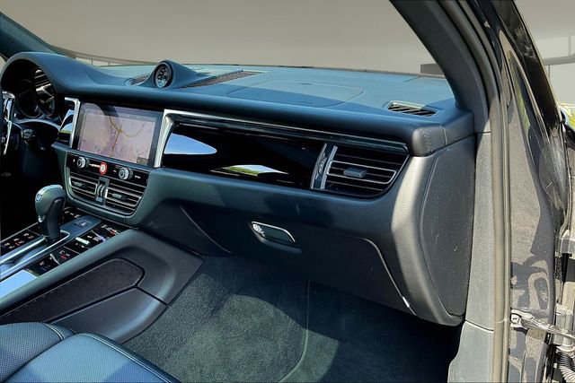 Used 2026 Porsche Macan image 25