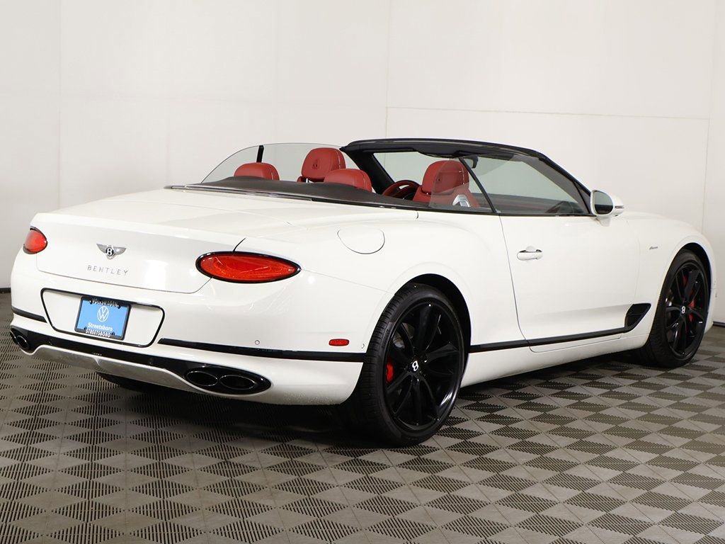 Used 2023 Bentley Continental GT Azure image 21