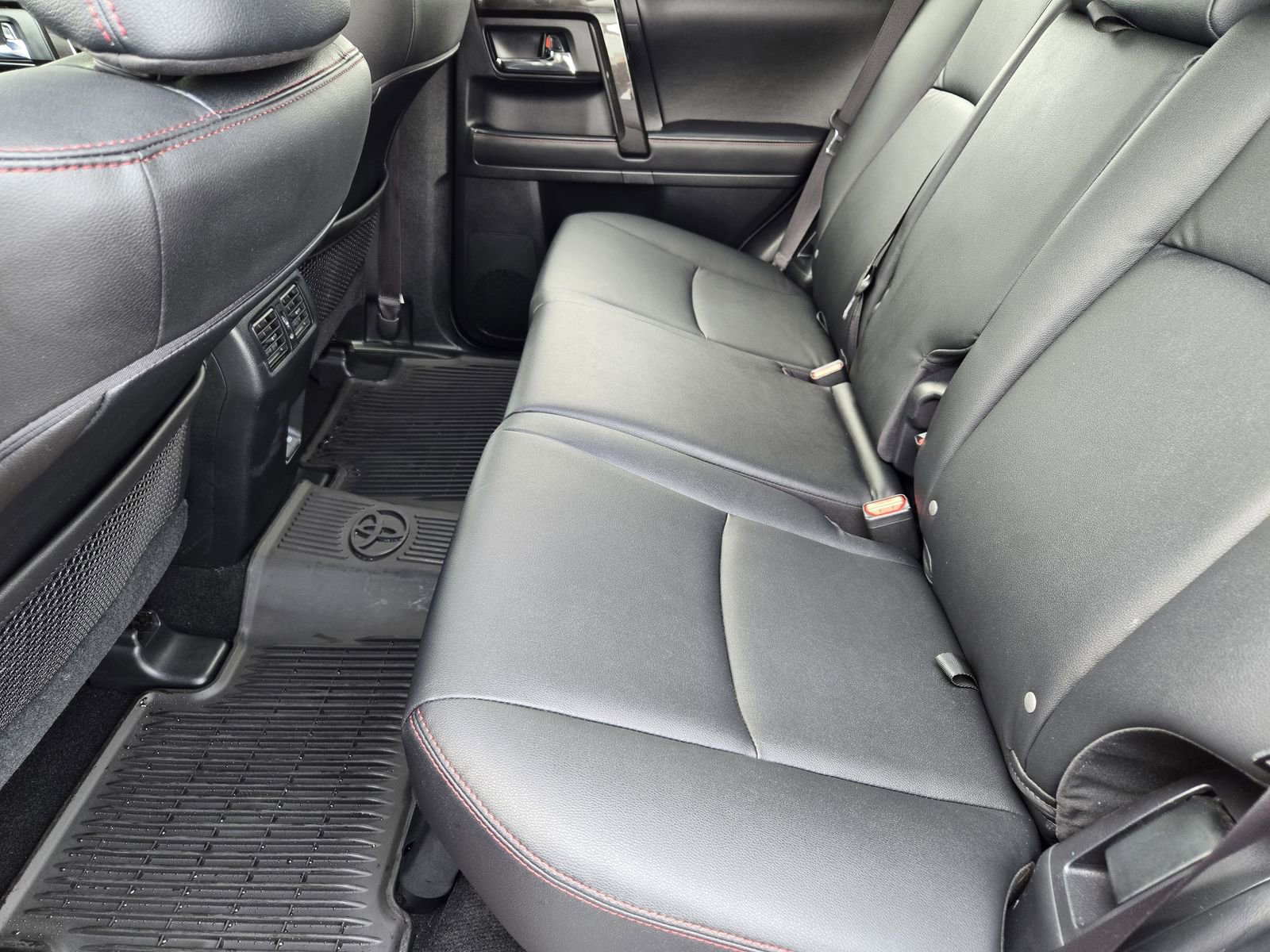 Used 2024 Toyota 4Runner TRD Off-Road Premium w/ Off Road Premium Plus Package AWD/4WD image 28