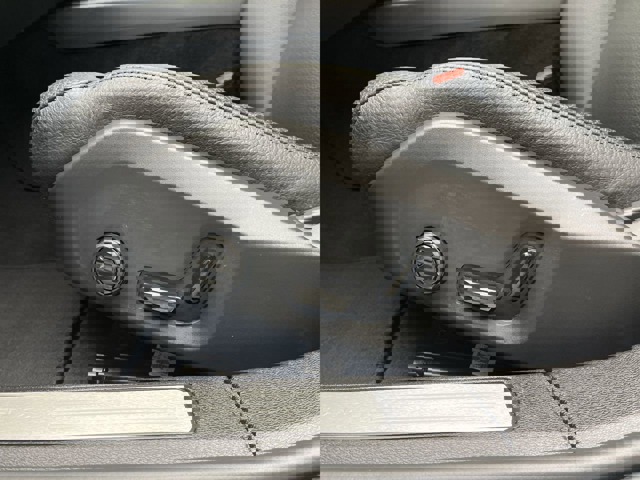 Used 2024 Volvo S60 B5 Plus image 11