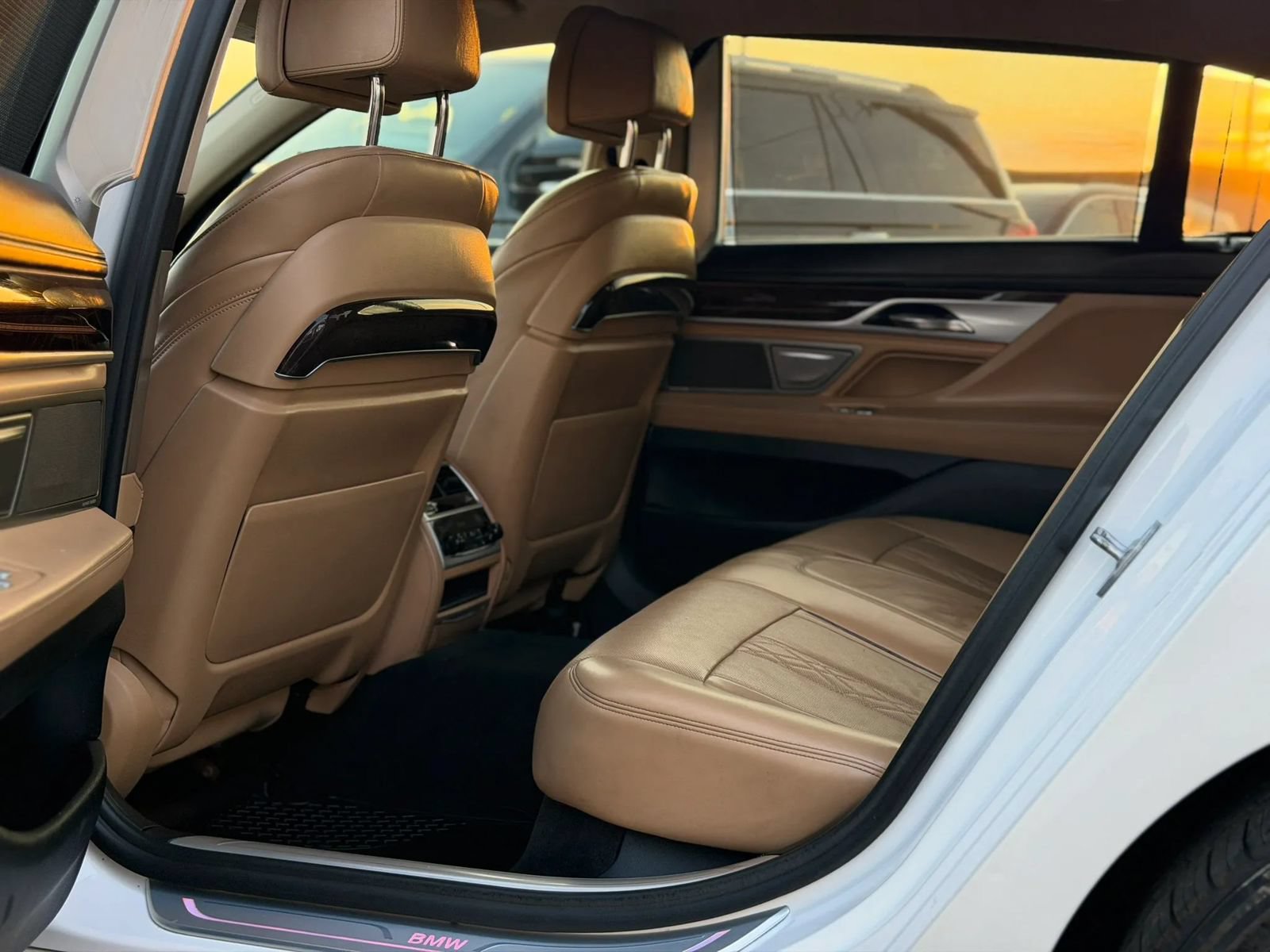 Used 2019 BMW 750i w/ Executive Package RWD image 7