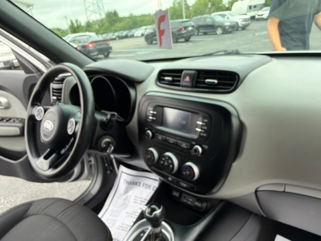 Used 2016 Kia Soul + FWD image 19