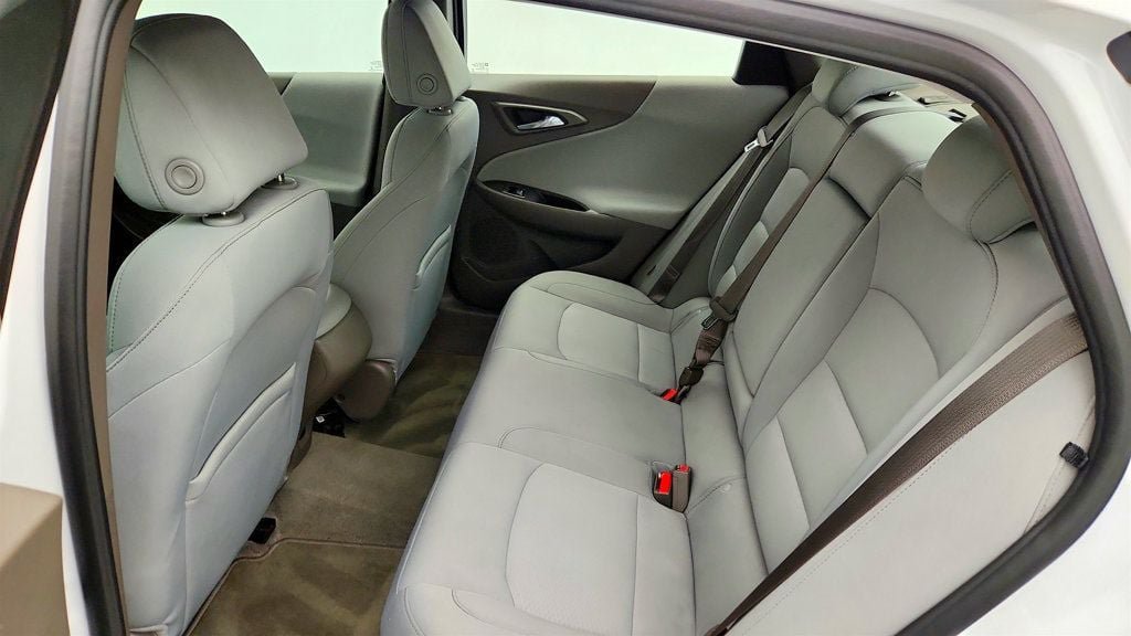 Used 2018 Chevrolet Malibu LS FWD image 19