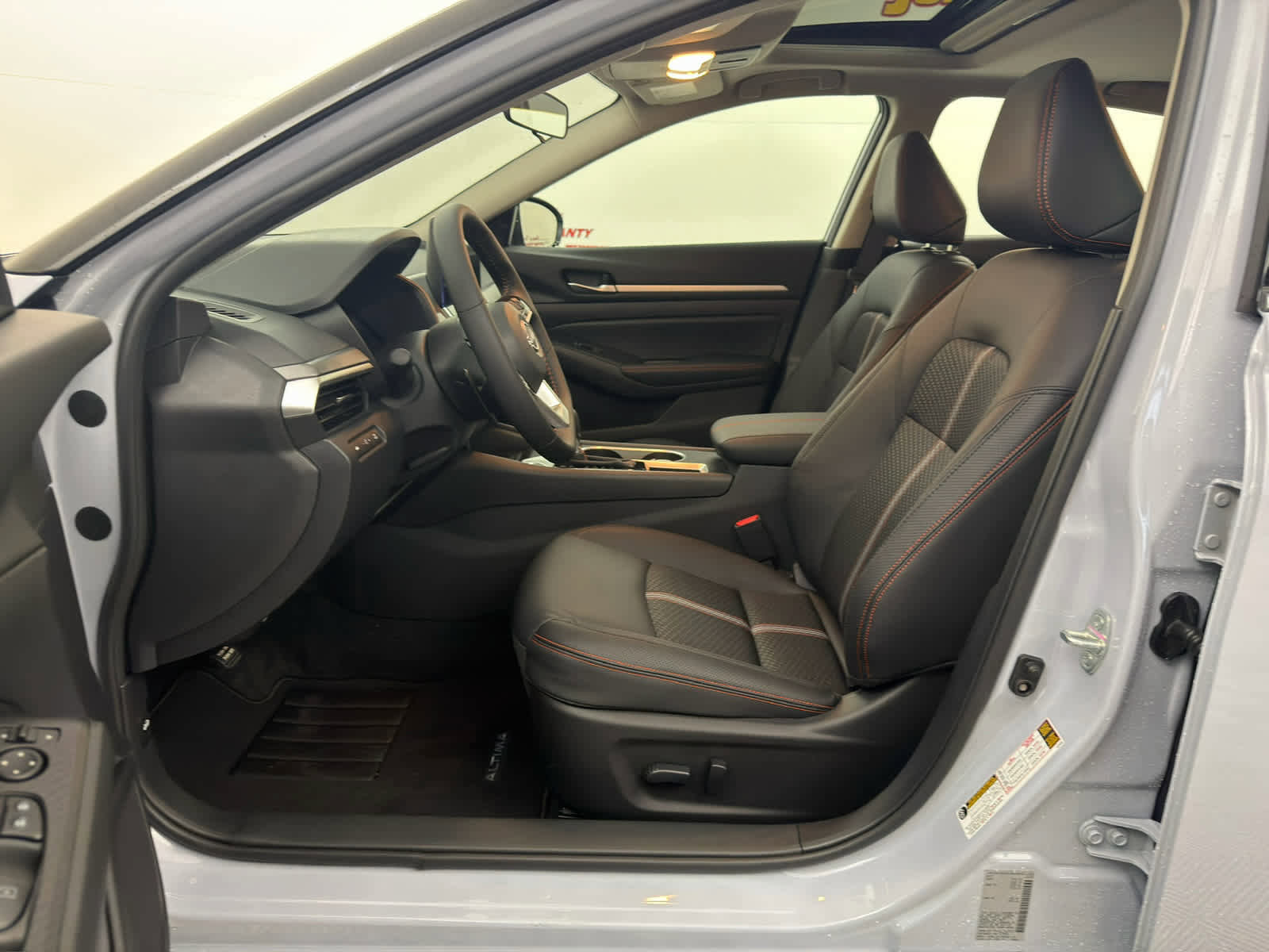 New 2026 Nissan Altima 2.5 SR w/ SR Midnight Edition Package image 14