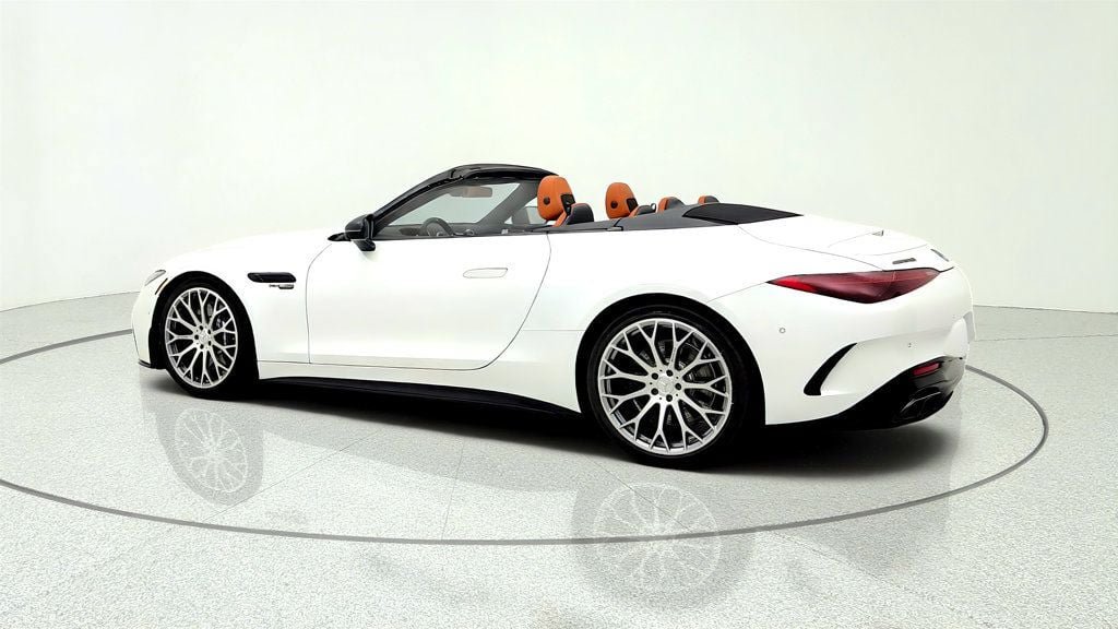 Used 2024 Mercedes-Benz SL 63 AMG 4MATIC image 7