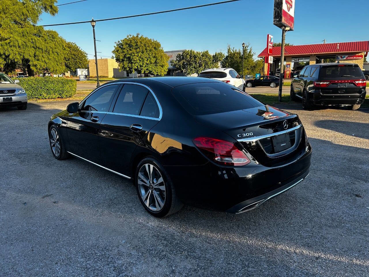 Used 2018 Mercedes-Benz C 300 Sedan w/ Premium Package image 7