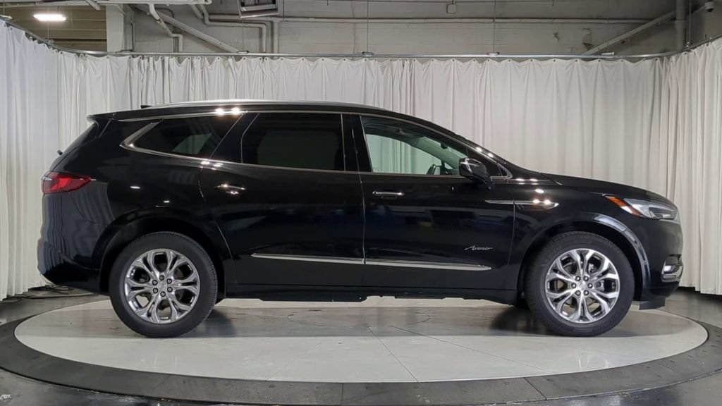 Used 2021 Buick Enclave Avenir w/ Avenir Technology Package AWD/4WD image 11