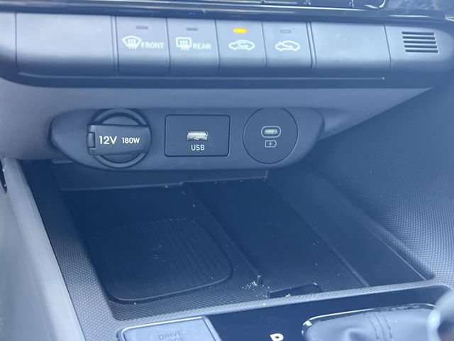 Certified 2025 Hyundai Elantra SEL FWD image 24