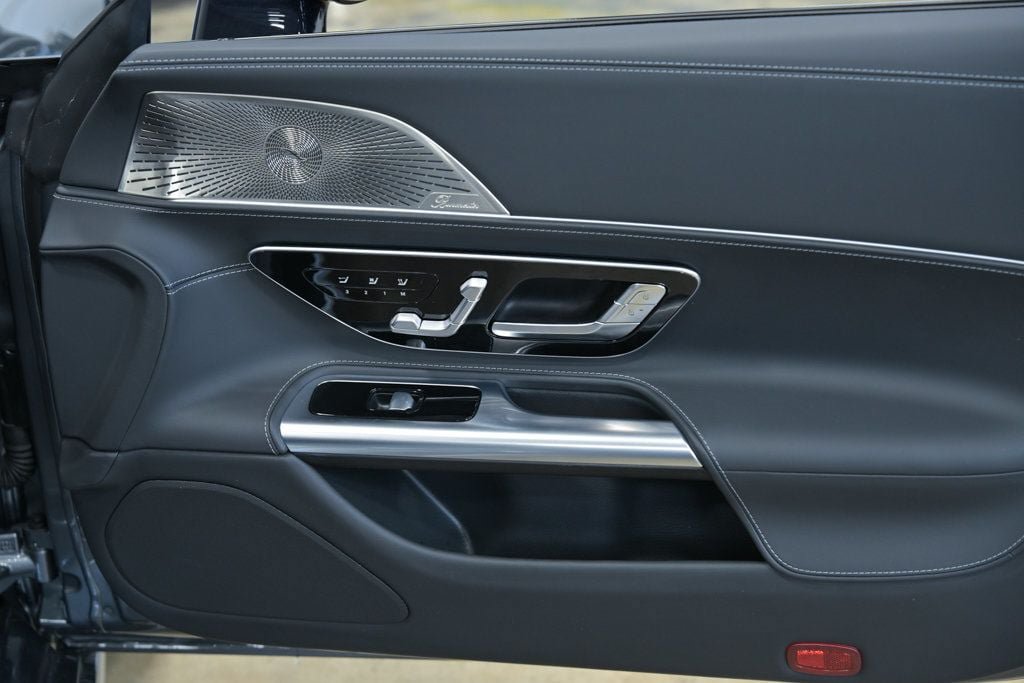 Used 2026 Mercedes-Benz SL 63 AMG 4MATIC image 36