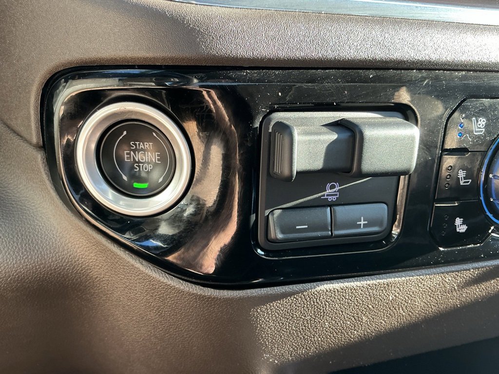 Used 2024 GMC Sierra 3500 SLT w/ SLT Convenience Package image 60