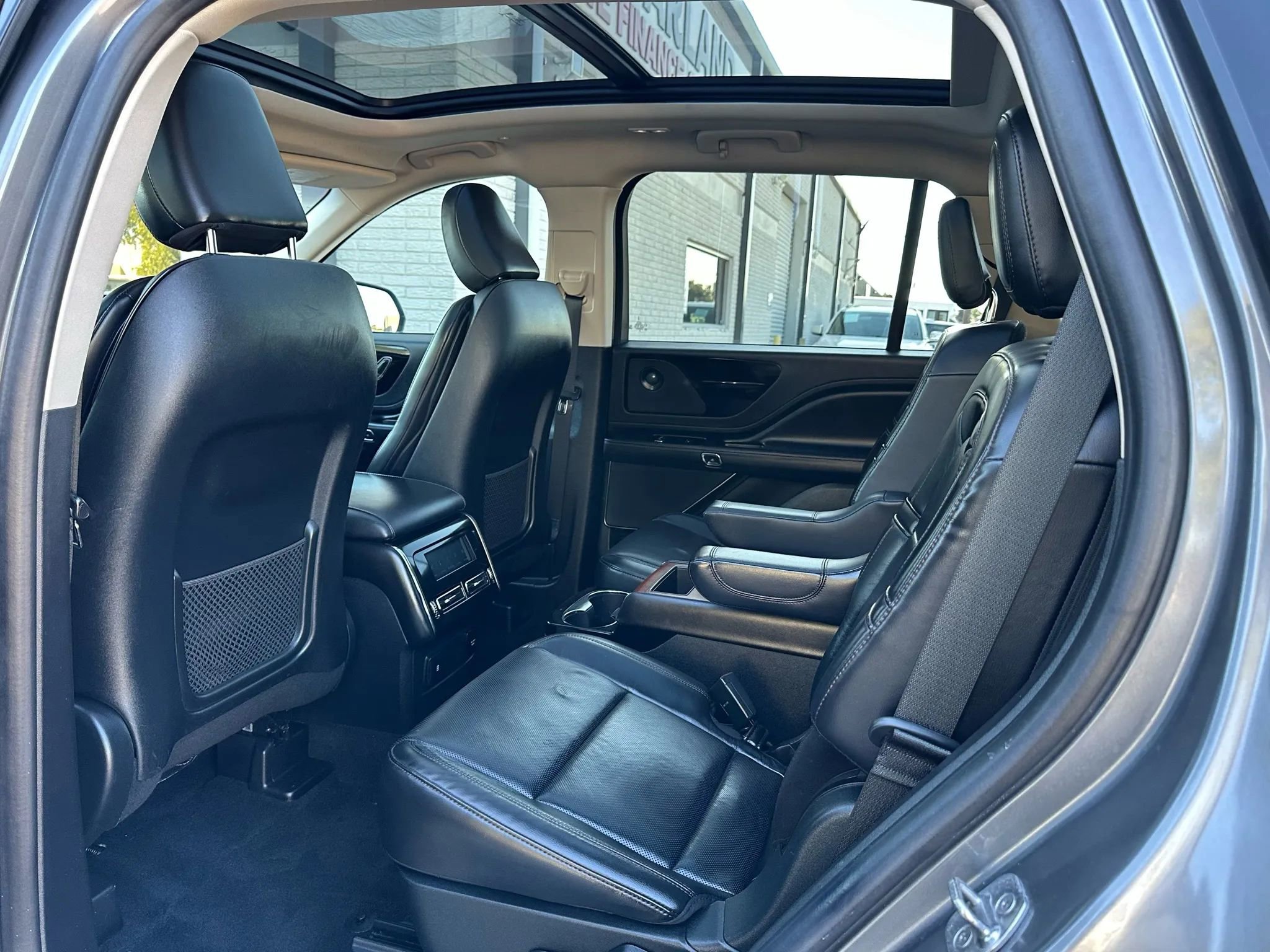 Used 2021 Lincoln Aviator Reserve w/ Equipment Group 208A image 18