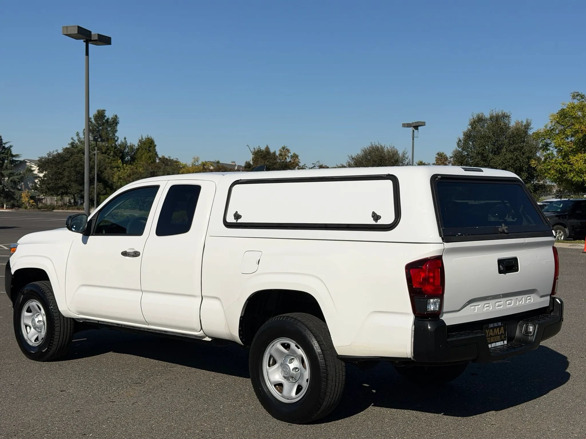 Used 2022 Toyota Tacoma SR RWD image 3