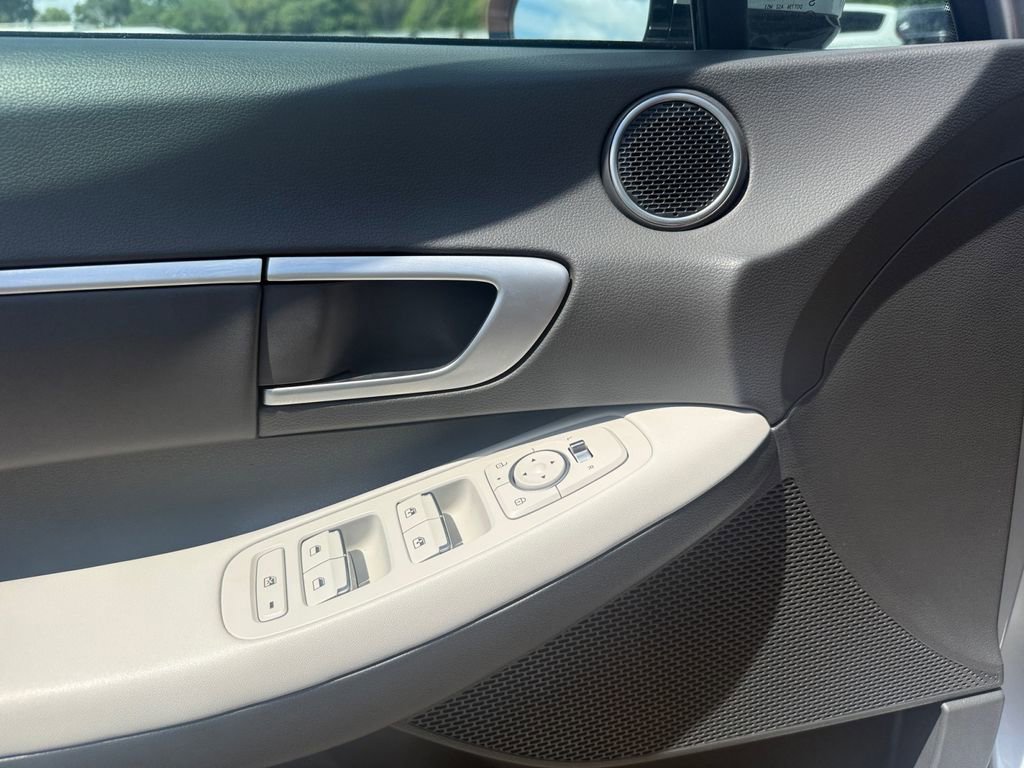 Used 2025 Hyundai Sonata SEL FWD image 18