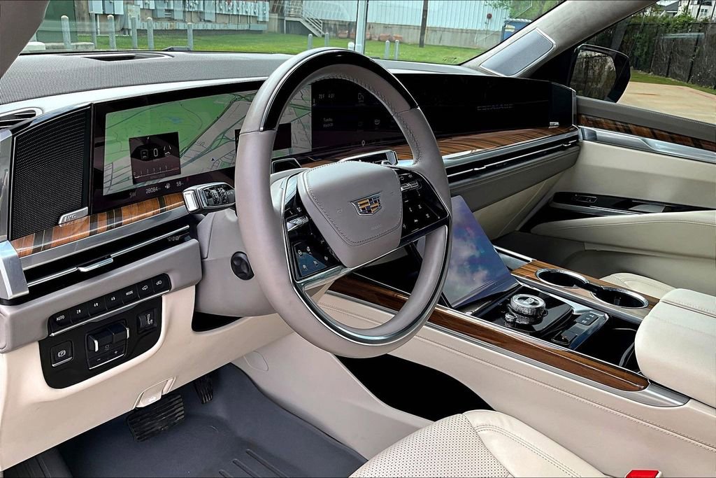 Used 2025 Cadillac Escalade Sport Platinum image 18