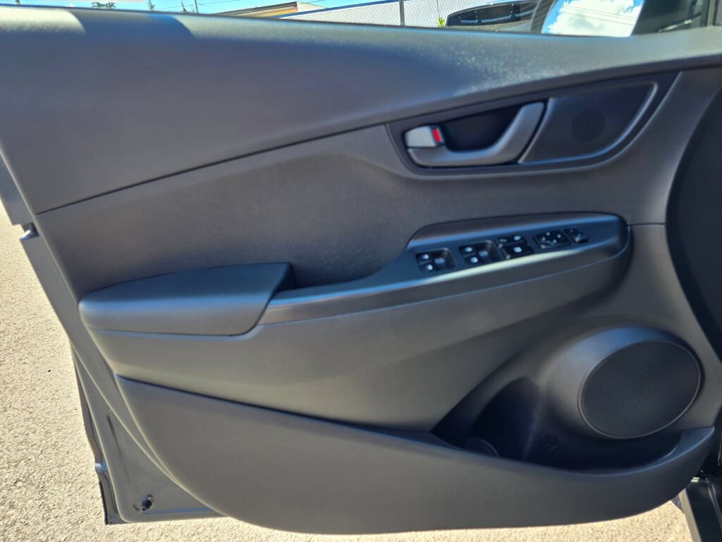 Used 2018 Hyundai Kona SEL FWD image 17
