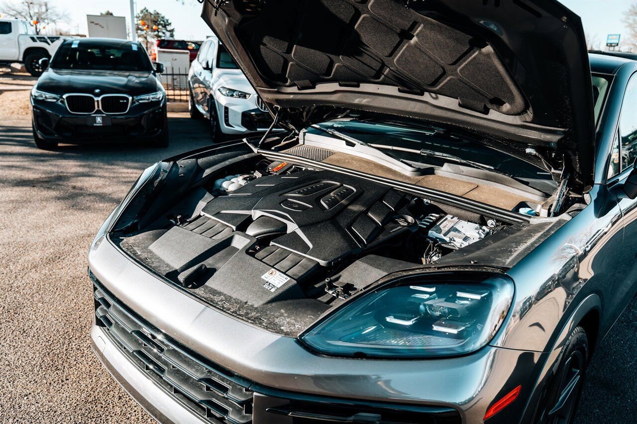 Used 2024 Porsche Cayenne Coupe image 52