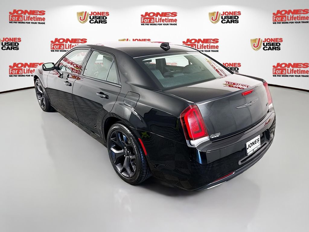 Used 2021 Chrysler 300 Touring w/ Sport Appearance Package RWD image 2