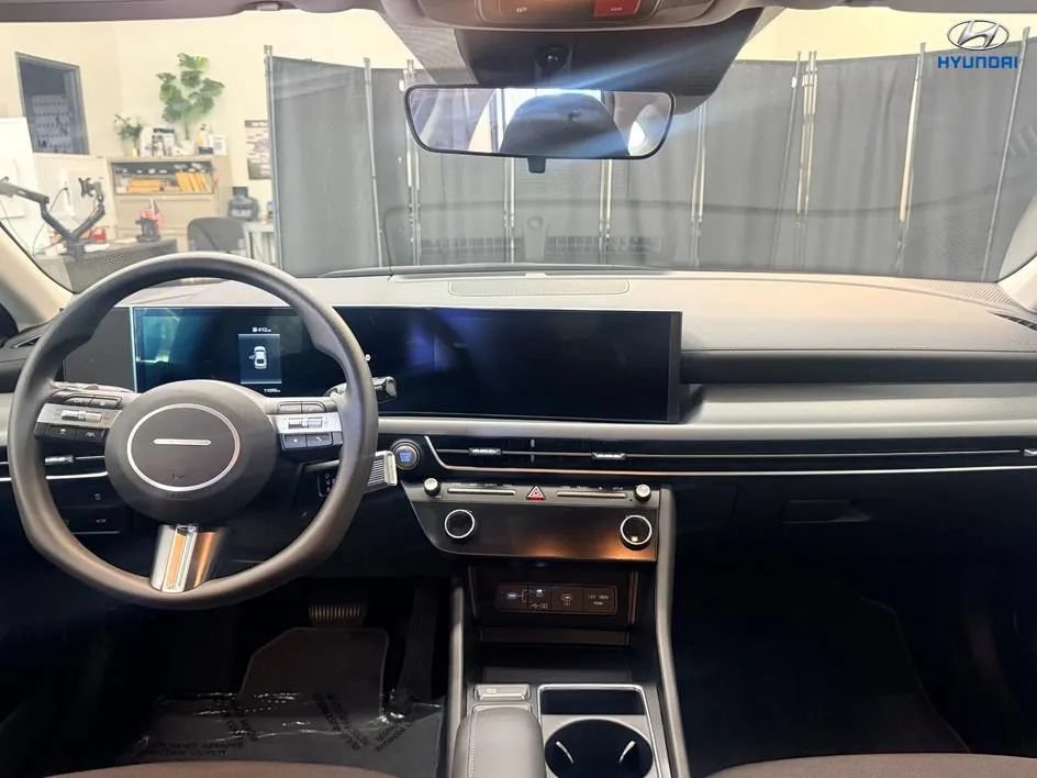 Used 2025 Hyundai Sonata SEL FWD image 12