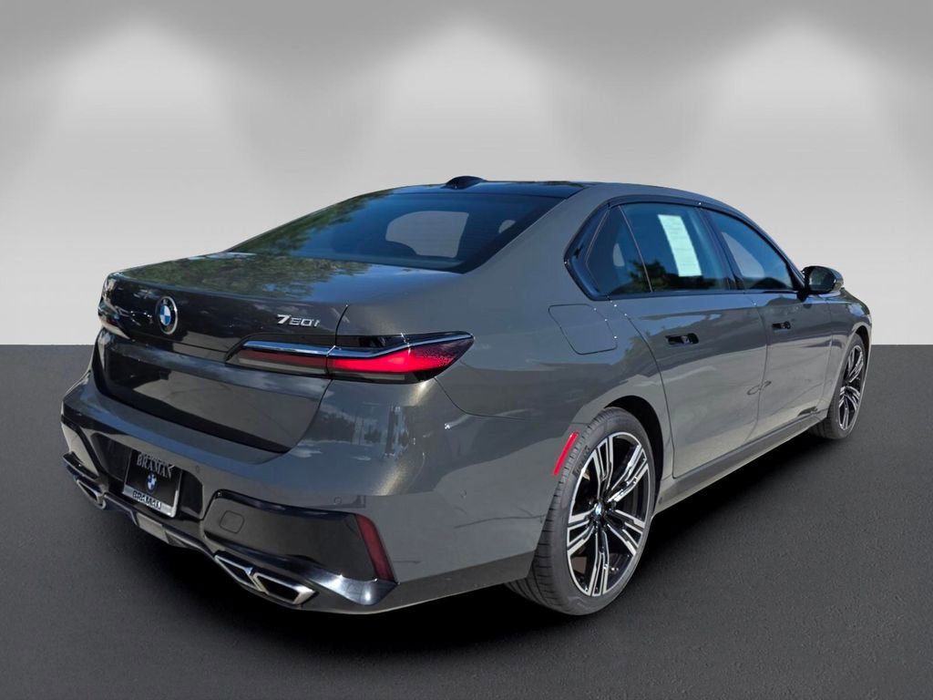 Certified 2023 BMW 760i xDrive w/ Executive Package AWD/4WD image 4