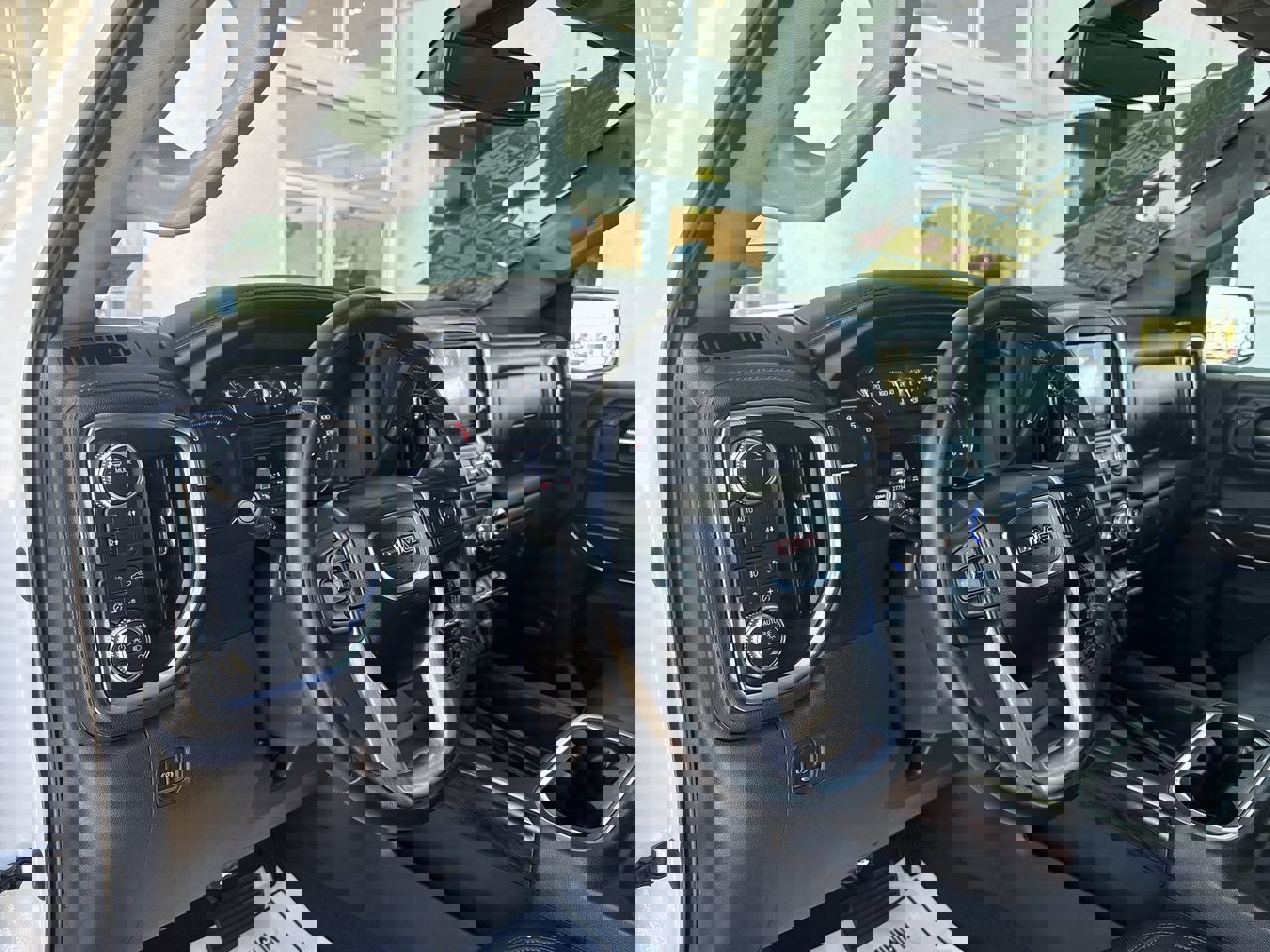 Used 2022 GMC Sierra 1500 SLT w/ SLT Premium Plus Package image 9