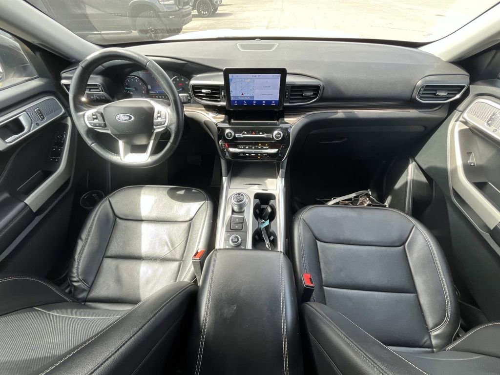 Used 2023 Ford Explorer Limited image 15