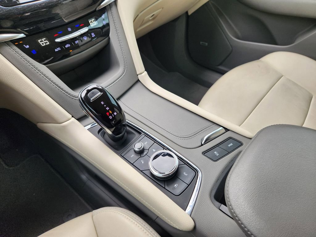 Used 2023 Cadillac XT6 Premium Luxury w/ Technology Package image 24