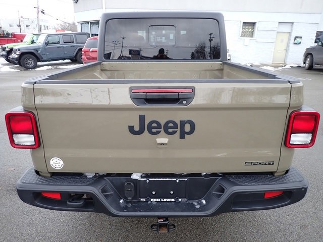 Used 2020 Jeep Gladiator Sport image 4