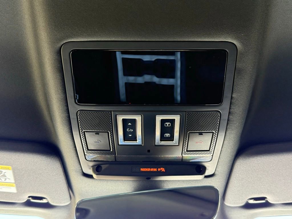 New 2026 Land Rover Defender 130 X-Dynamic SE image 30