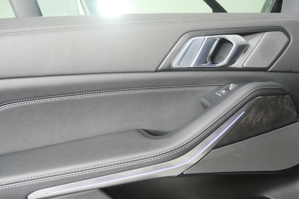 Certified 2026 BMW X5 sDrive40i w/ Climate Comfort Package RWD image 13