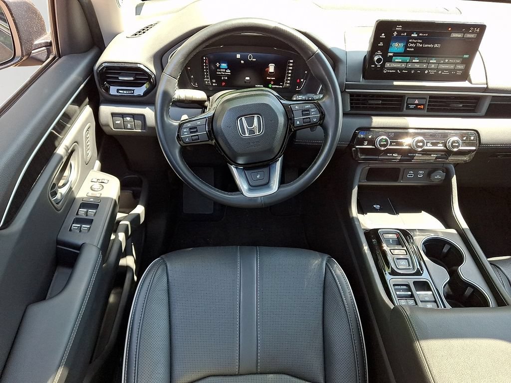 Used 2025 Honda Pilot Elite image 14