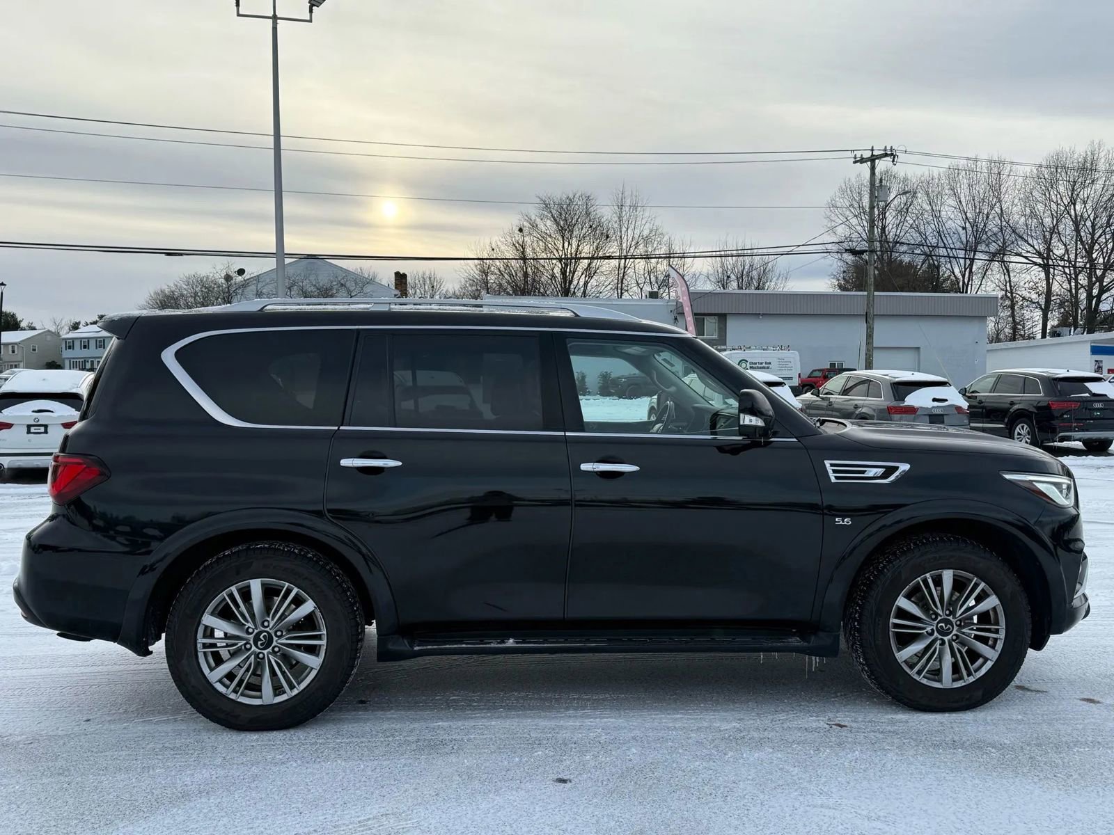 Used 2019 INFINITI QX80 Luxe w/ Proassist Package image 4