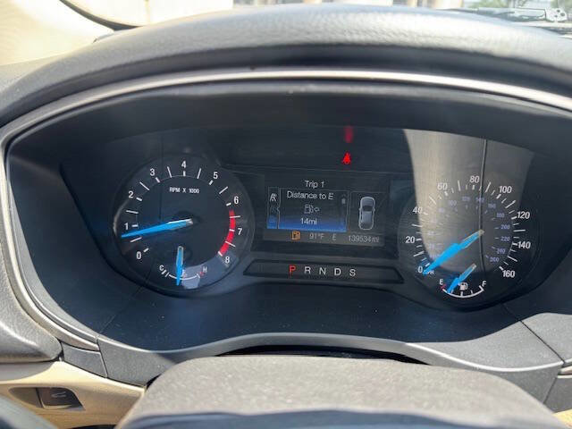 Used 2016 Ford Fusion SE image 31