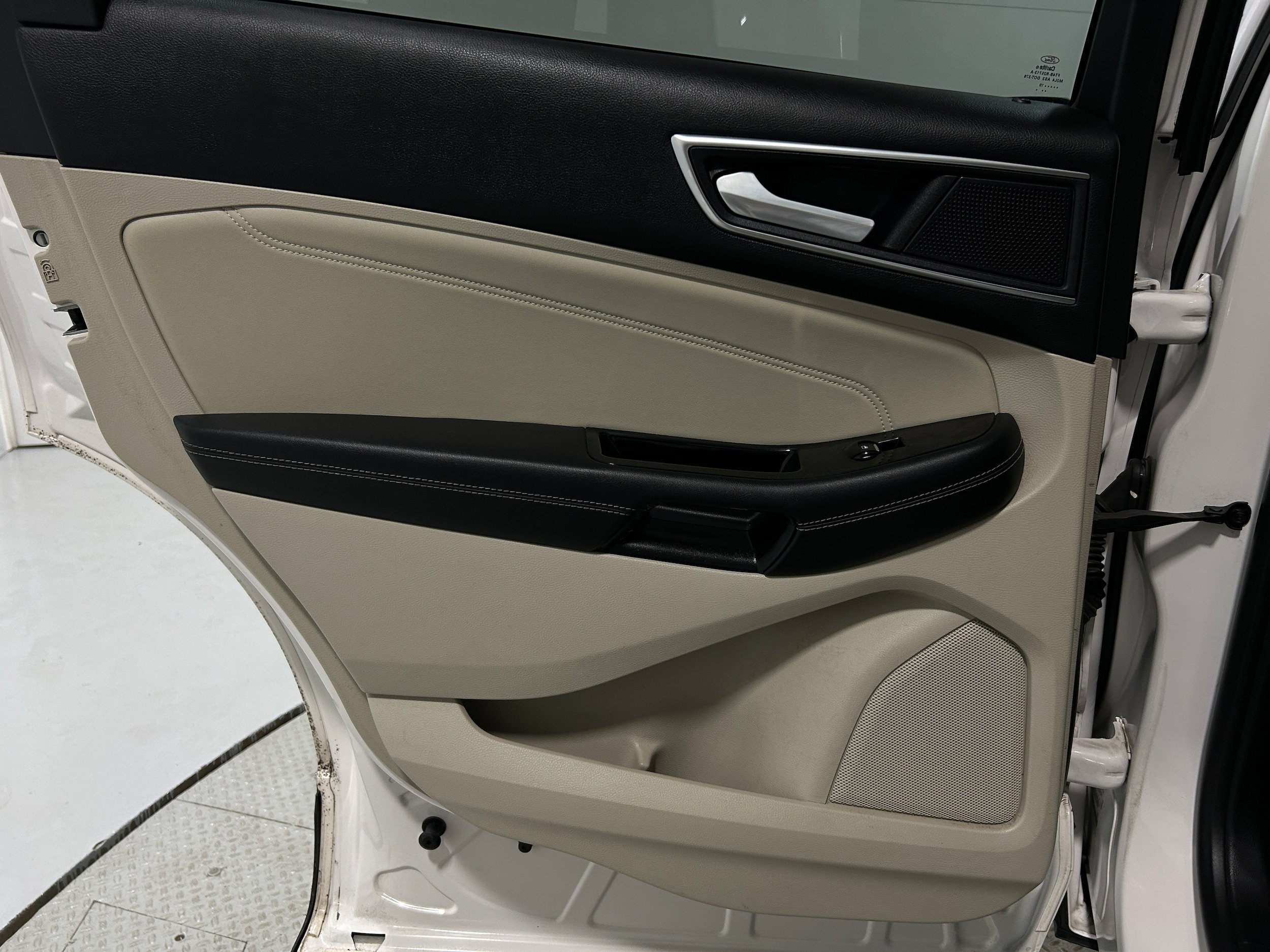 Used 2019 Ford Edge Titanium w/ Cold Weather Package AWD/4WD image 30