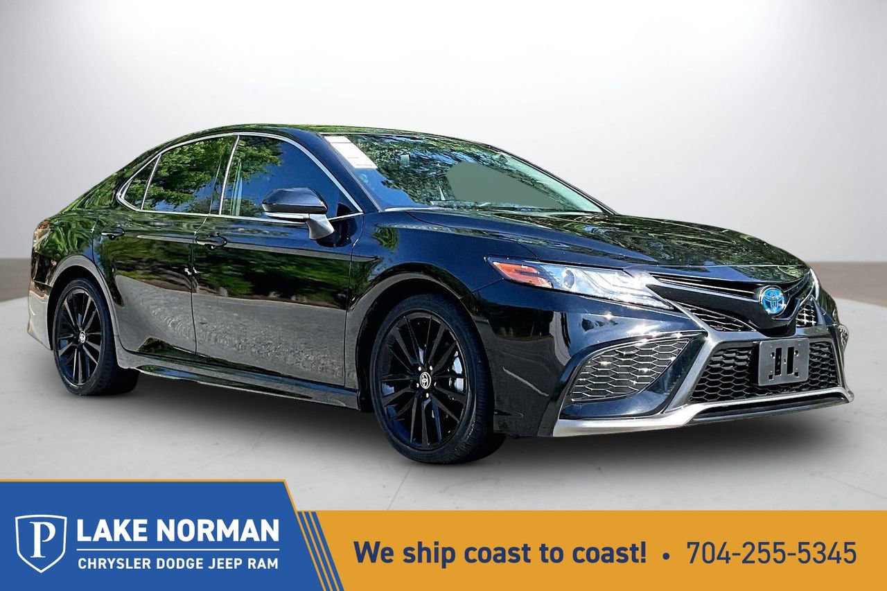 Used 2024 Toyota Camry XSE w/ Cold Weather Package FWD image 1
